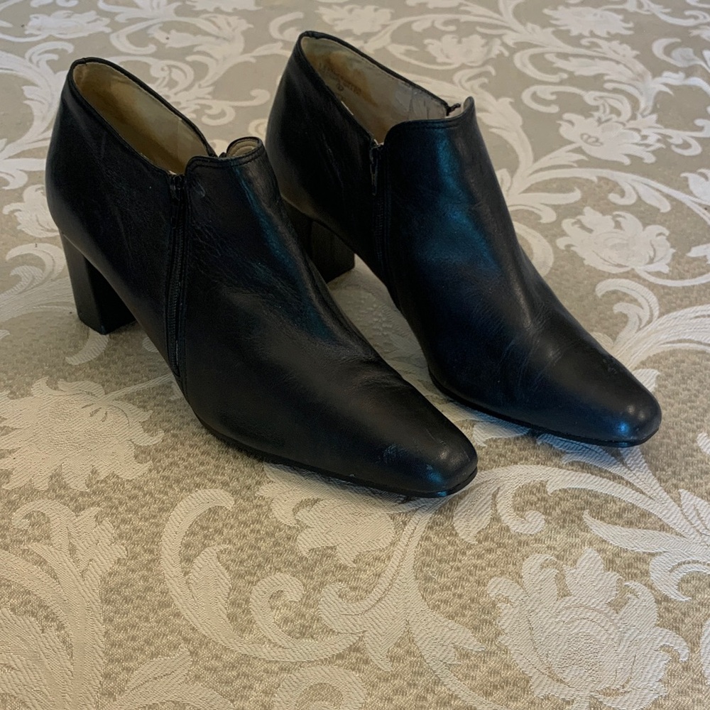 Elegant Black Women's Heeled Shoes